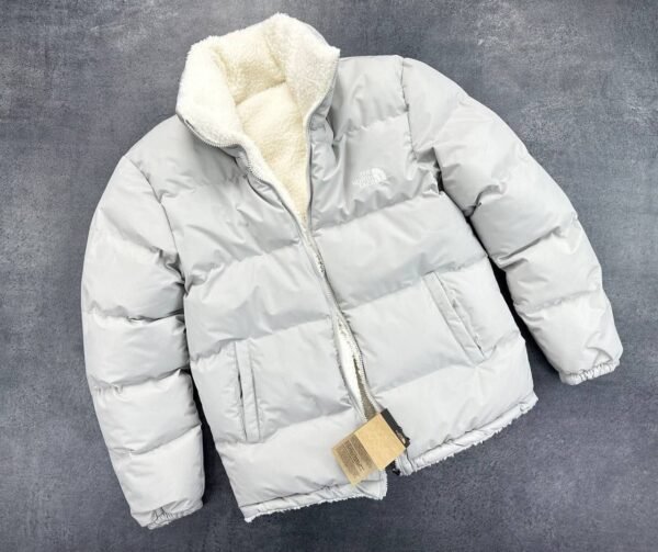 JACKET The North Face عصري يناسب الجميع